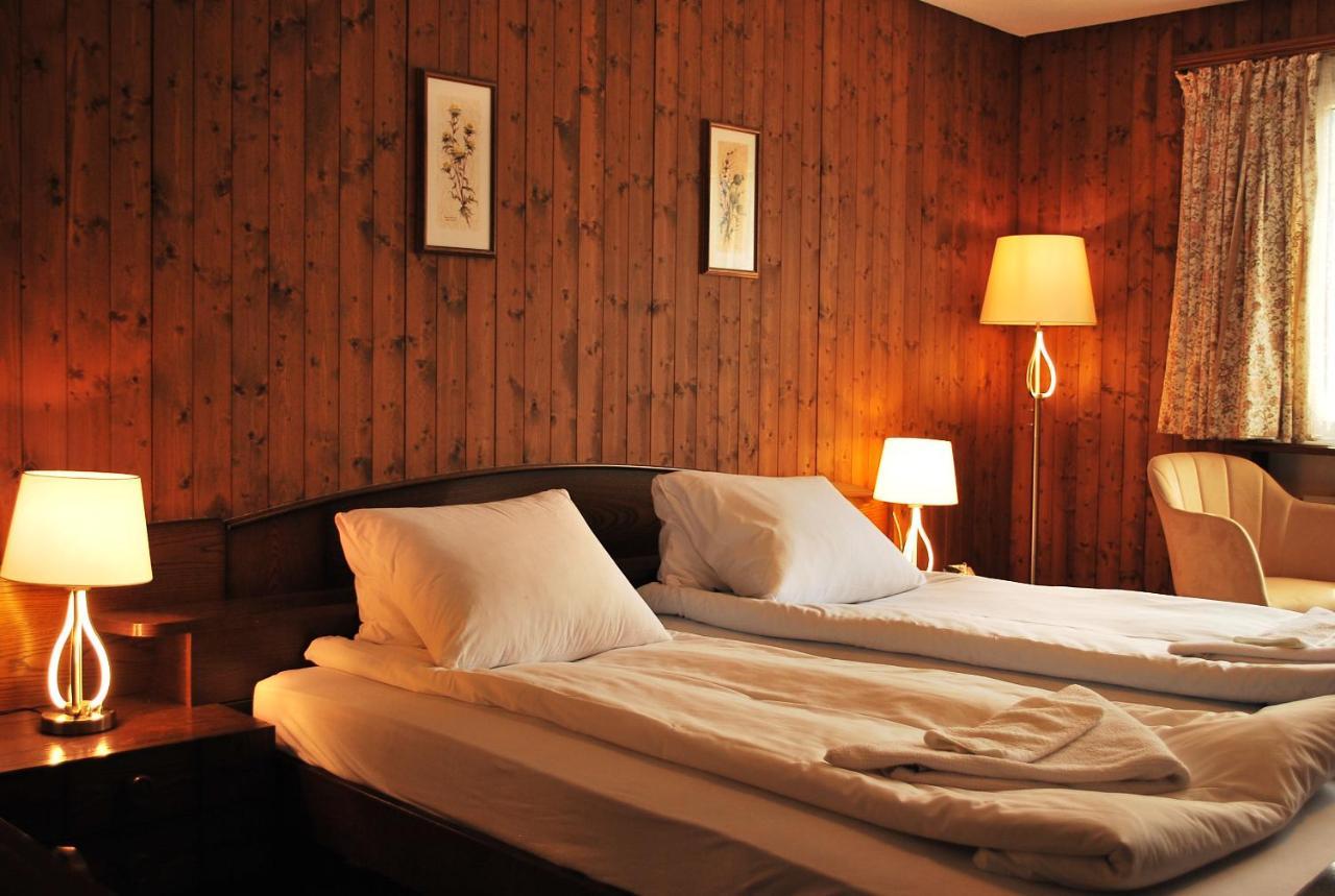 Rooms With Private Bathrooms Saas im Prattigau Eksteriør bilde