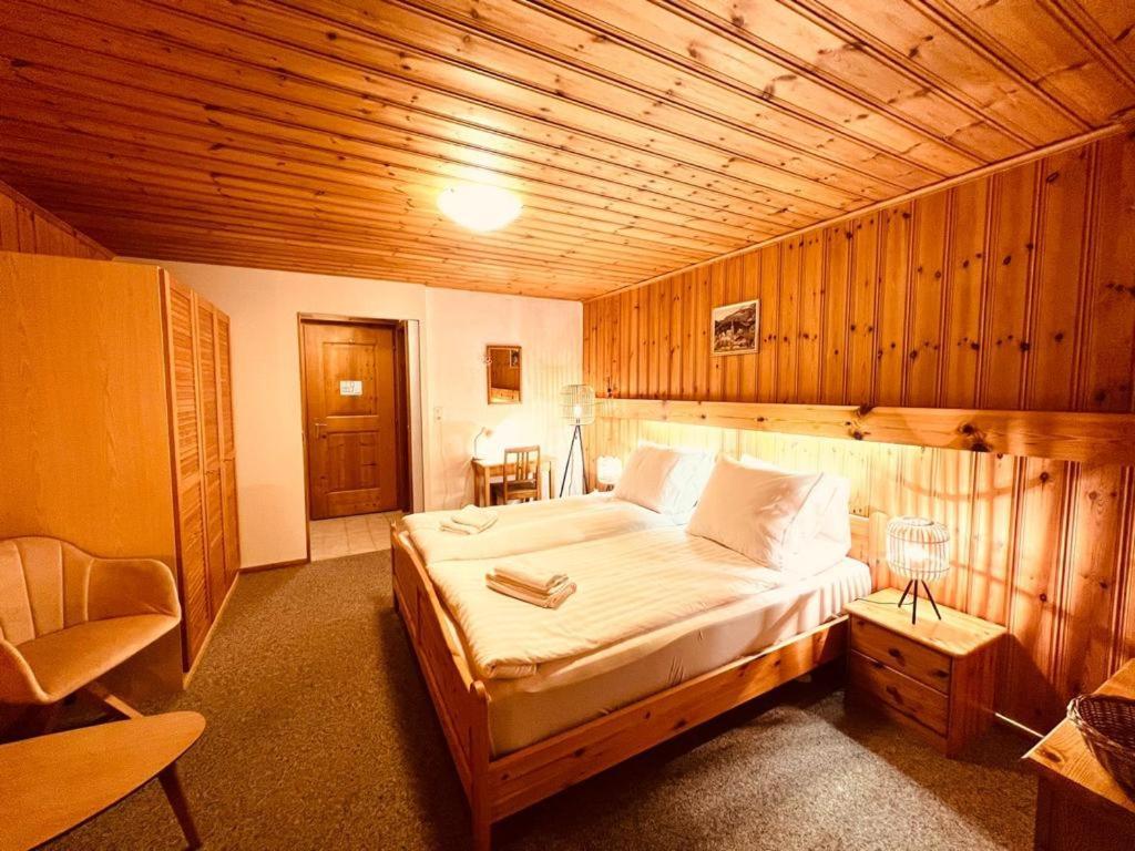 Rooms With Private Bathrooms Saas im Prattigau Eksteriør bilde